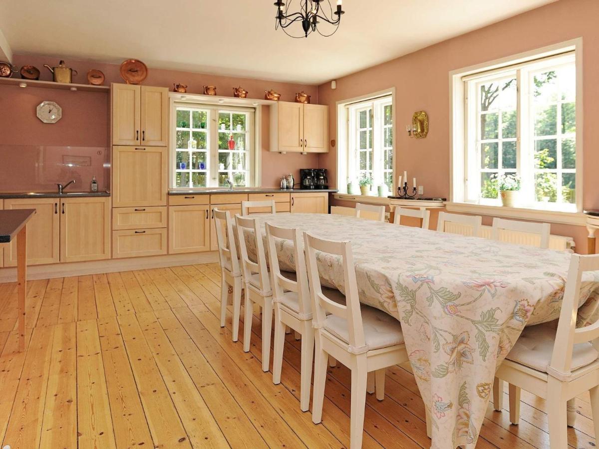 12 Person Holiday Home In Ullerslev Kültér fotó